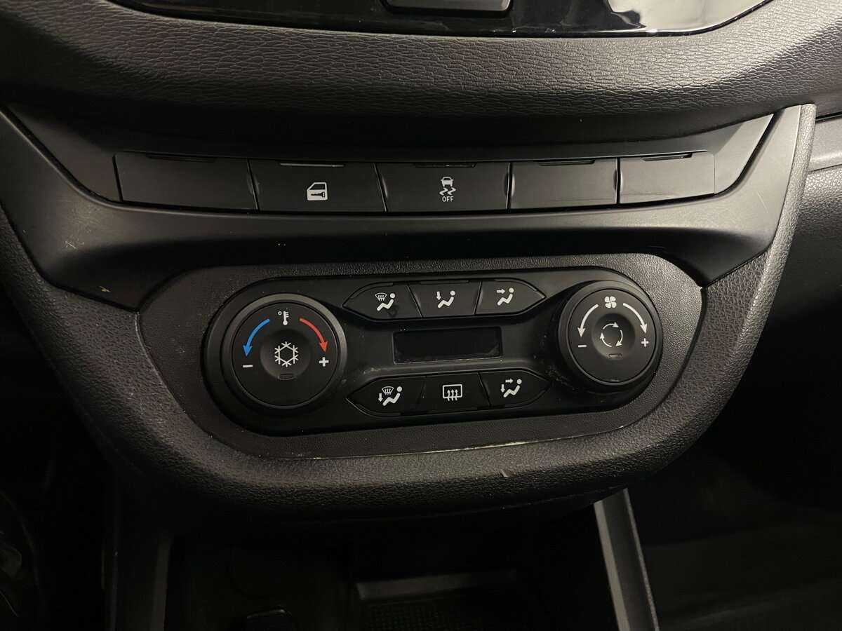 Lada (ВАЗ) Vesta с пробегом — 2021 год. Фото: #12