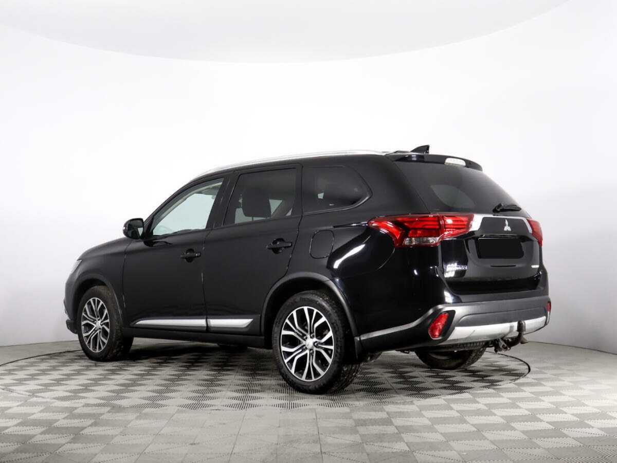 Mitsubishi Outlander с пробегом — 2017 год. Фото: #6