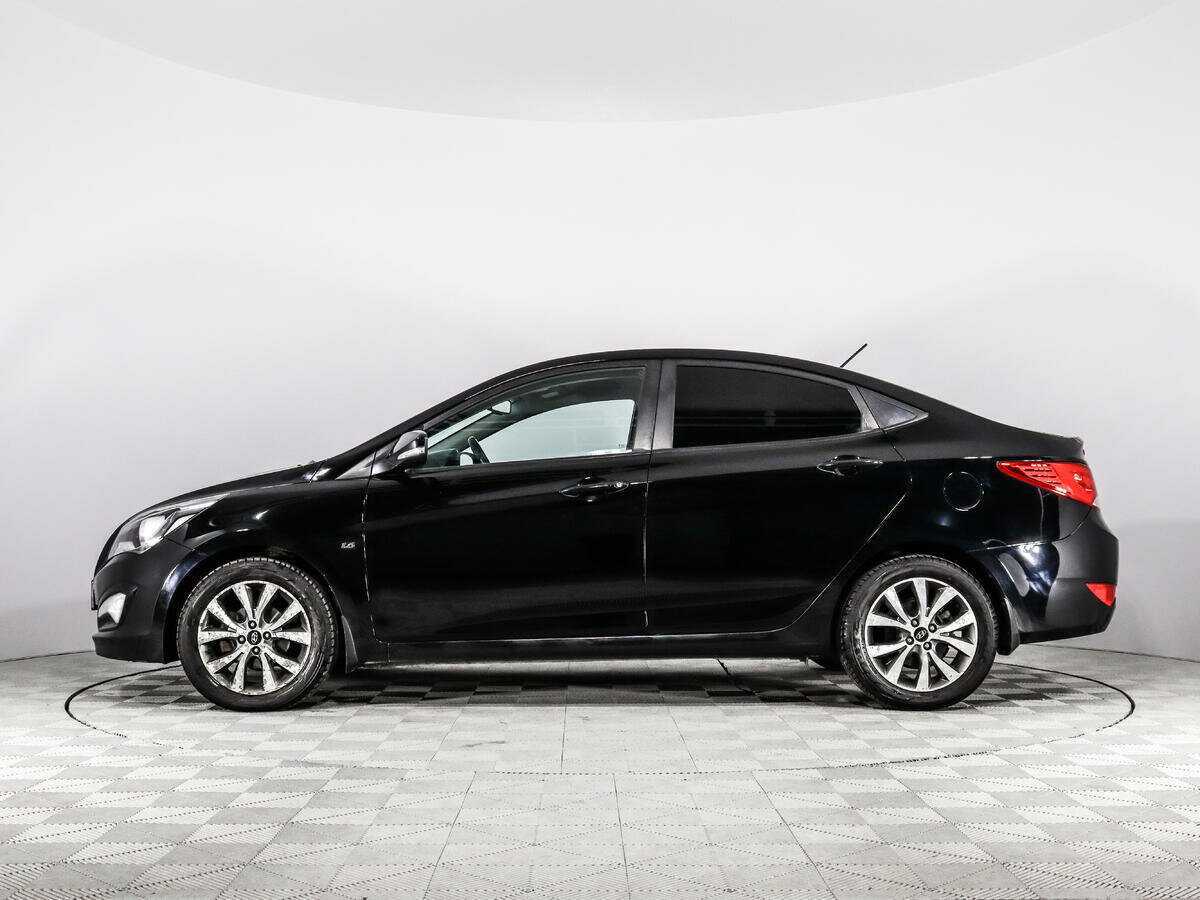 Hyundai Solaris с пробегом — 2015 год. Фото: #7