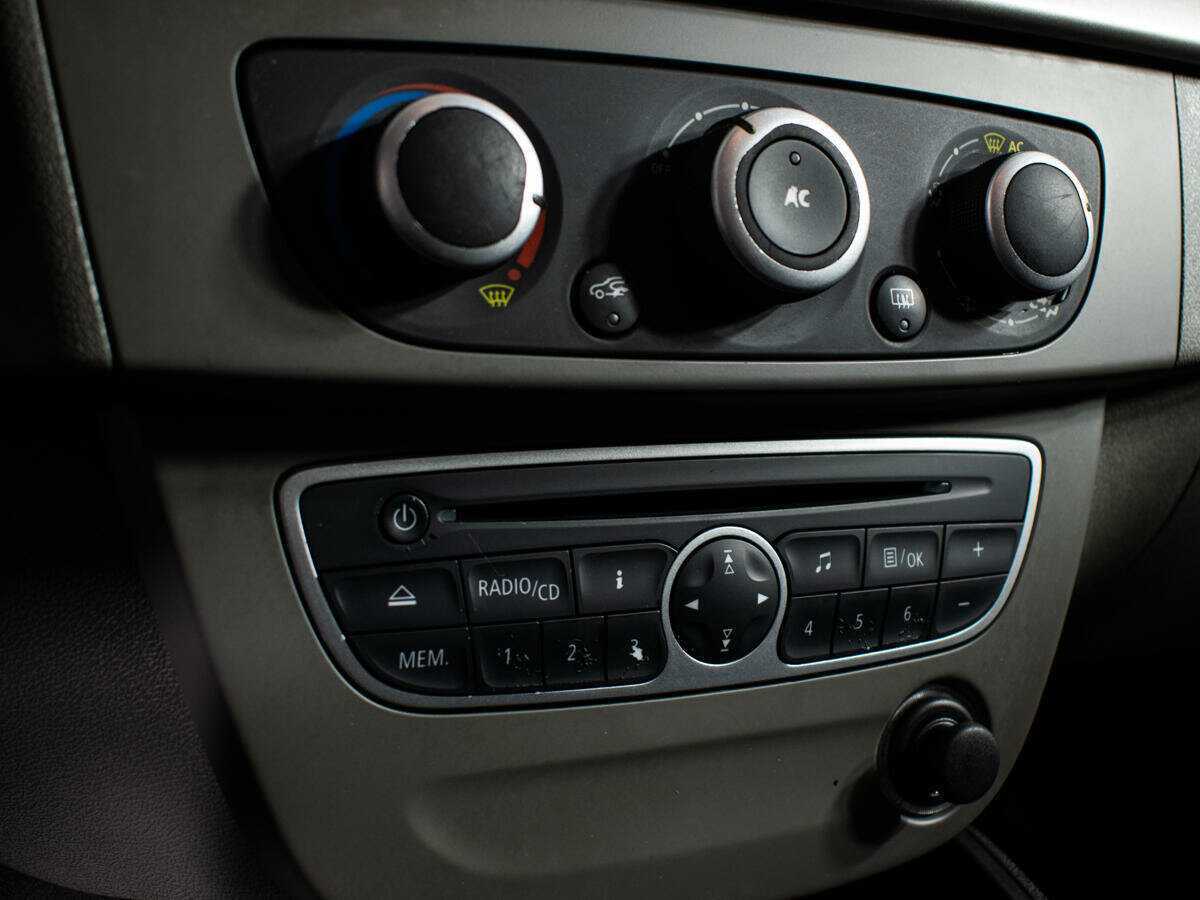 Renault Megane с пробегом — 2012 год. Фото: #11