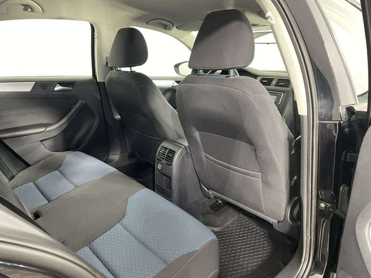 Volkswagen Jetta с пробегом — 2013 год. Фото: #16