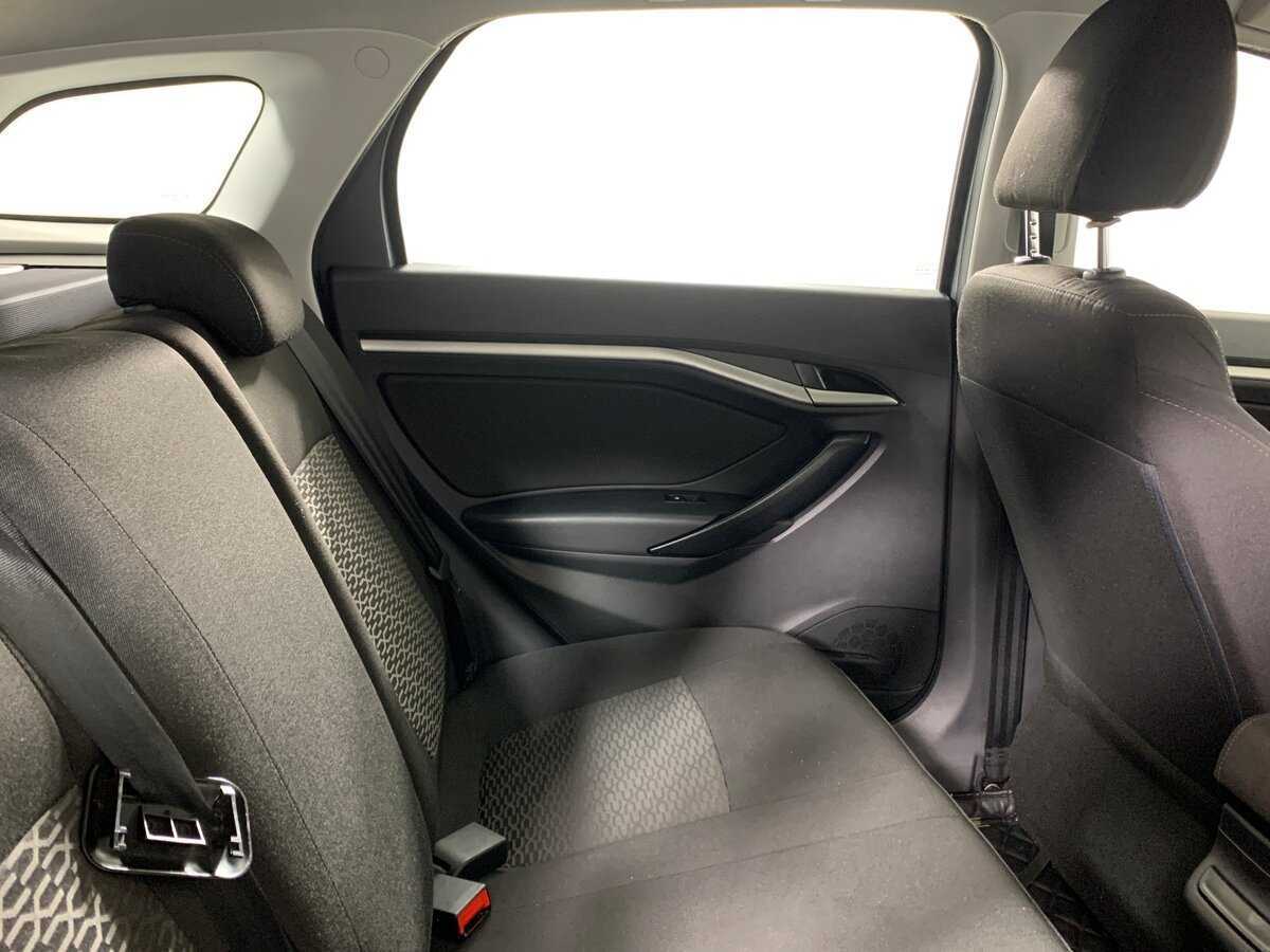 Lada (ВАЗ) Vesta с пробегом — 2019 год. Фото: #17