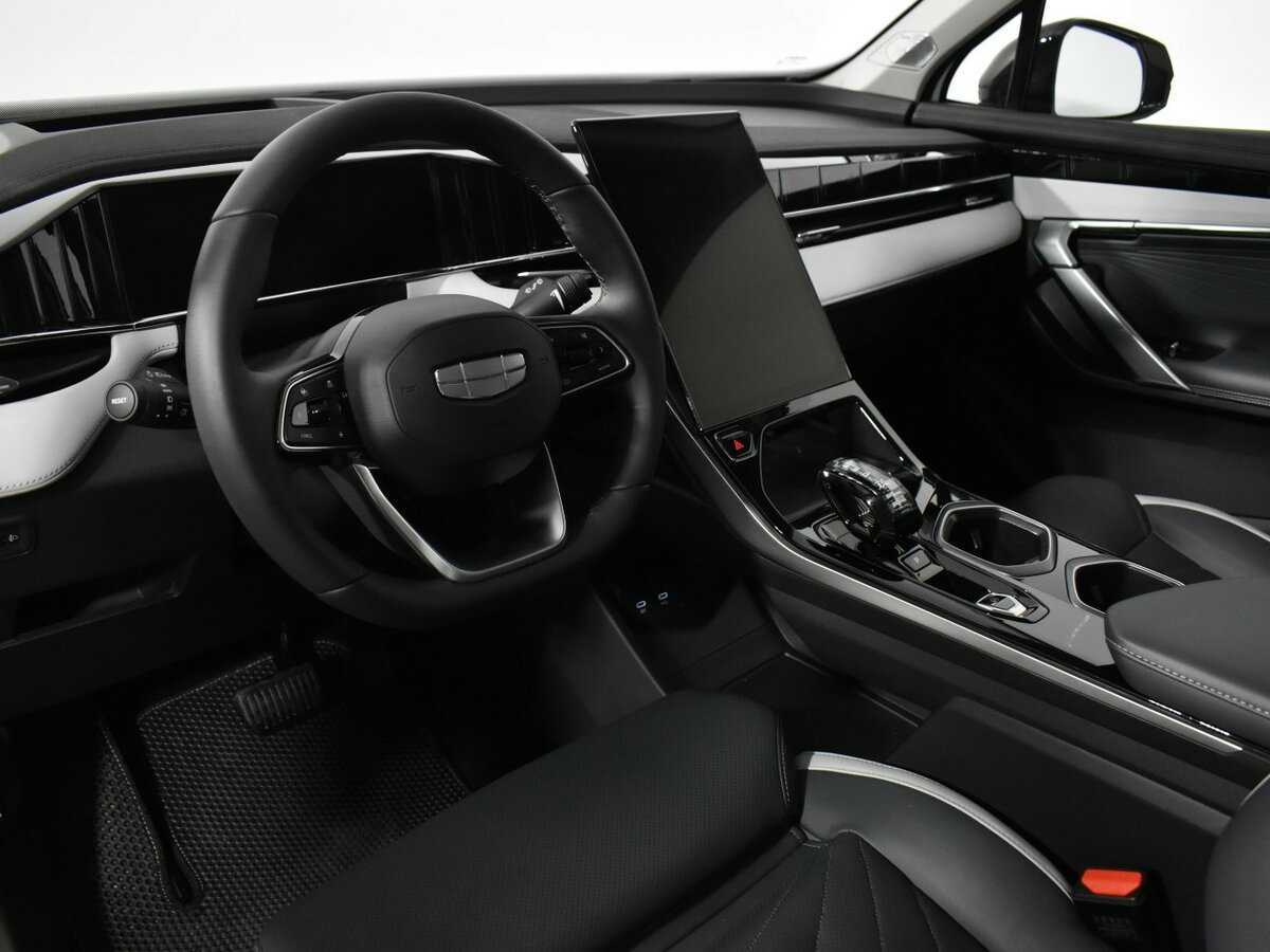 Geely Atlas с пробегом — 2024 год. Фото: #8
