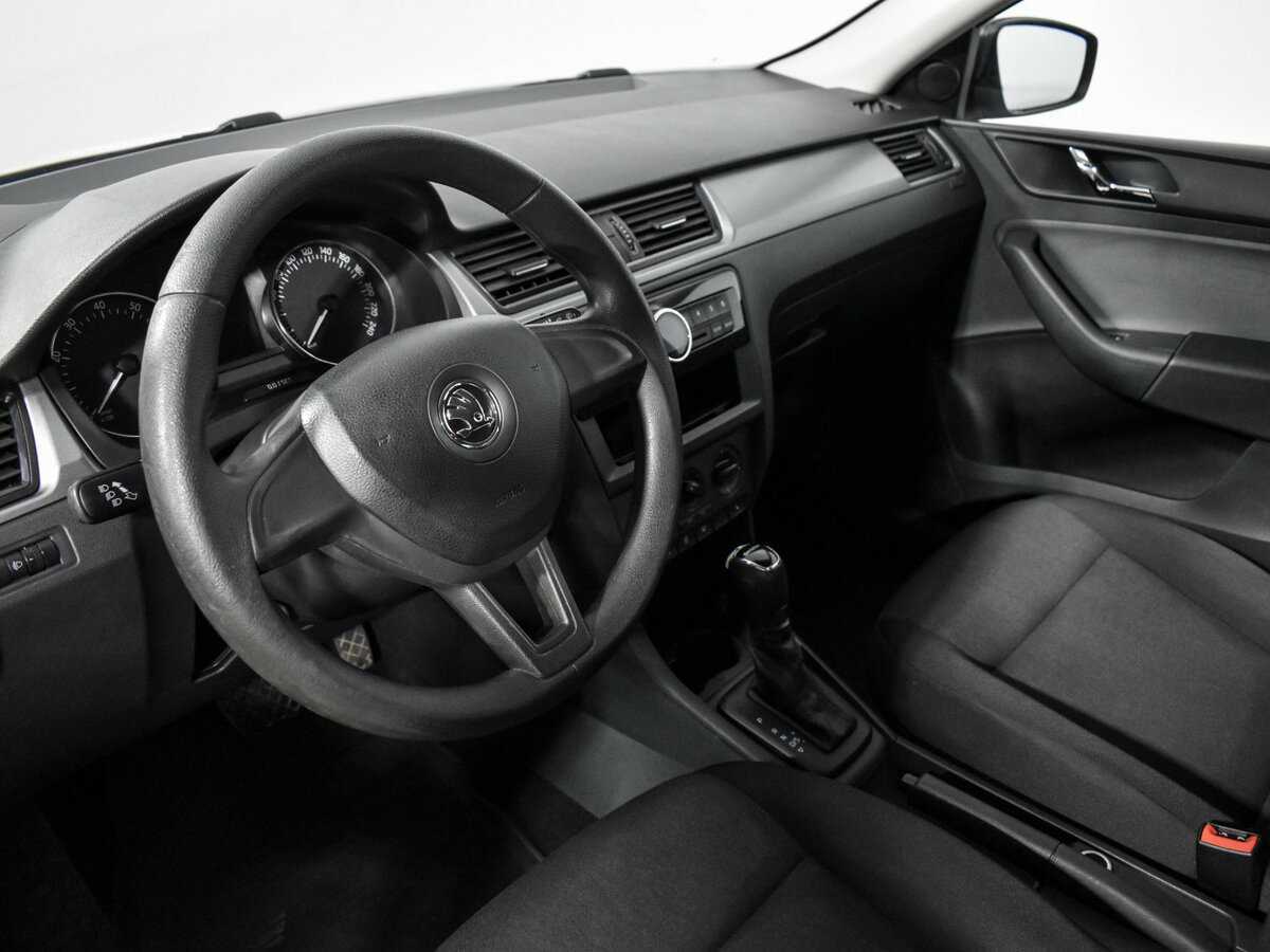 Skoda Rapid с пробегом — 2017 год. Фото: #7
