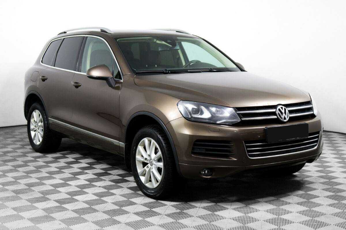 Volkswagen Touareg с пробегом — 2012 год. Фото: #2