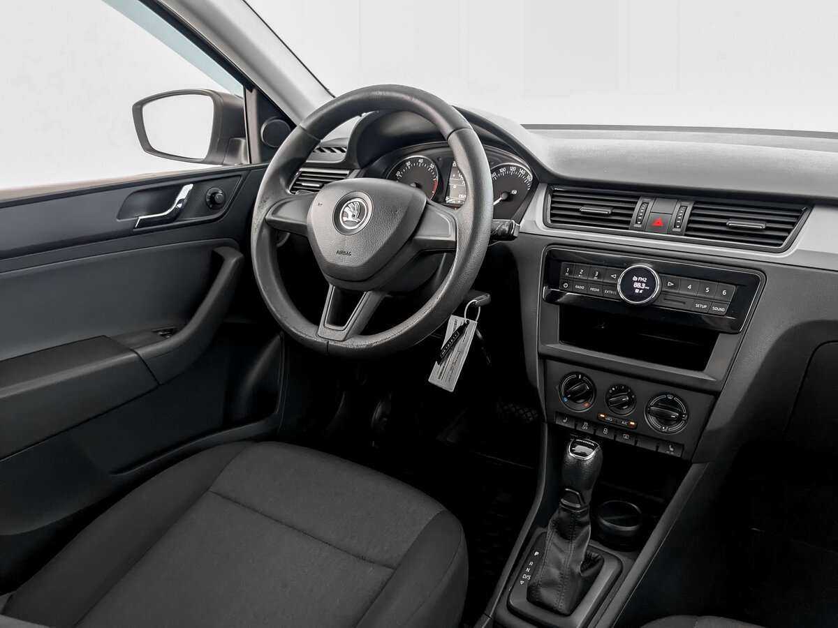 Skoda Rapid с пробегом — 2017 год. Фото: #22