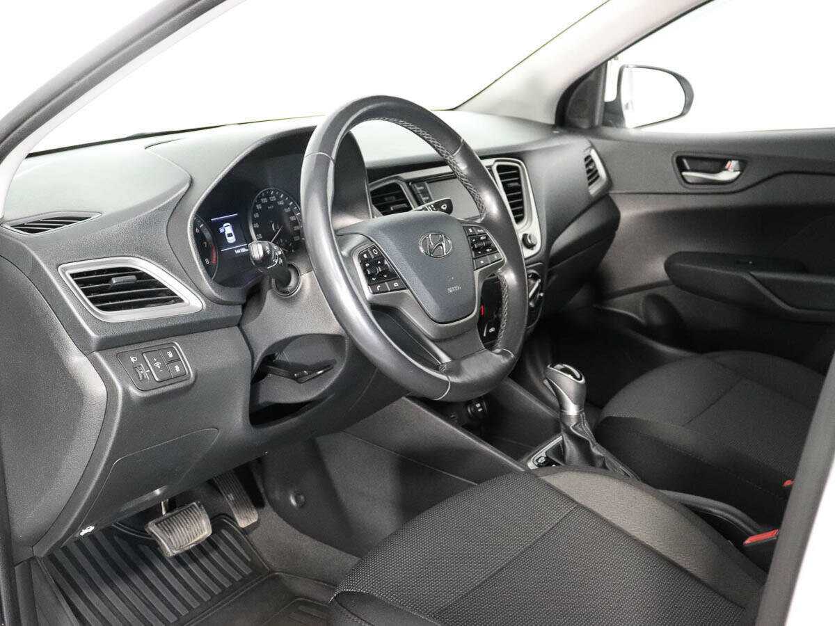 Hyundai Solaris с пробегом — 2020 год. Фото: #9