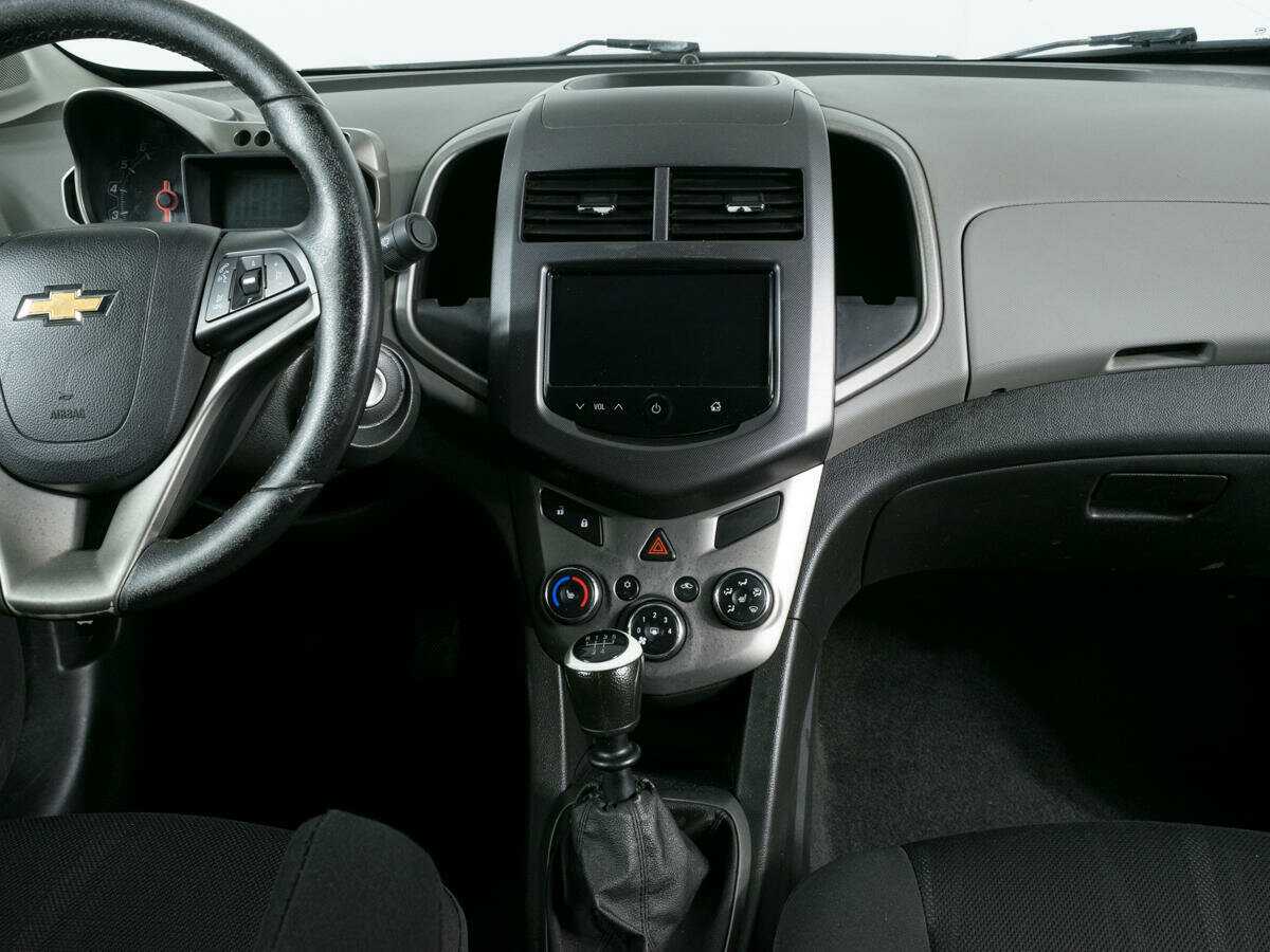 Chevrolet Aveo с пробегом — 2013 год. Фото: #7