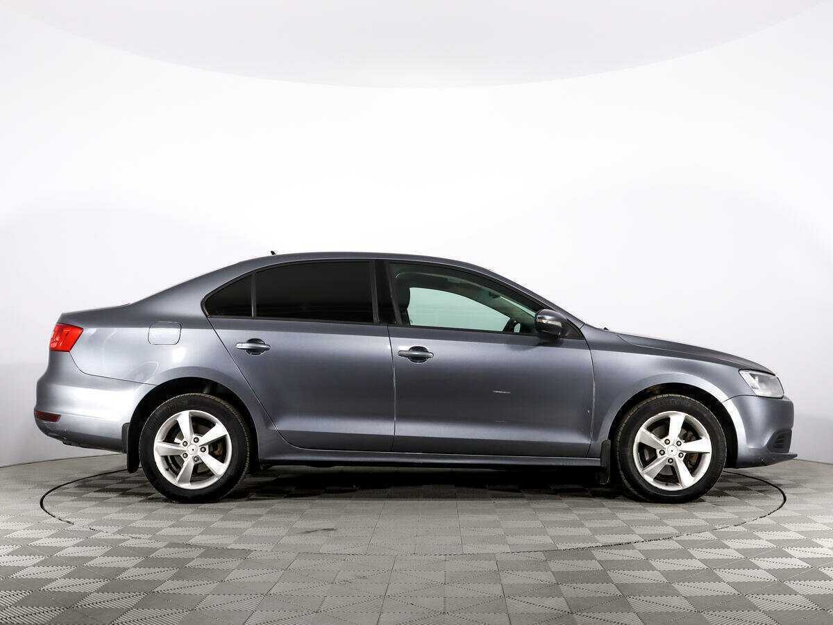 Volkswagen Jetta с пробегом — 2012 год. Фото: #3