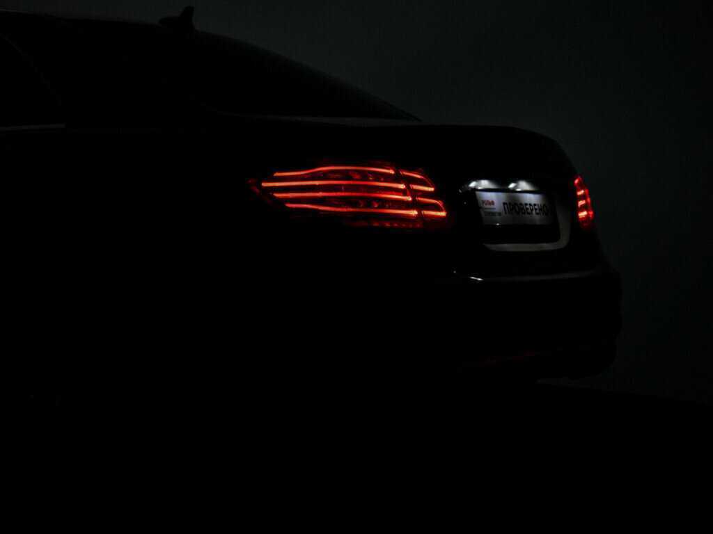 Mercedes-Benz E-Класс с пробегом — 2015 год. Фото: #26