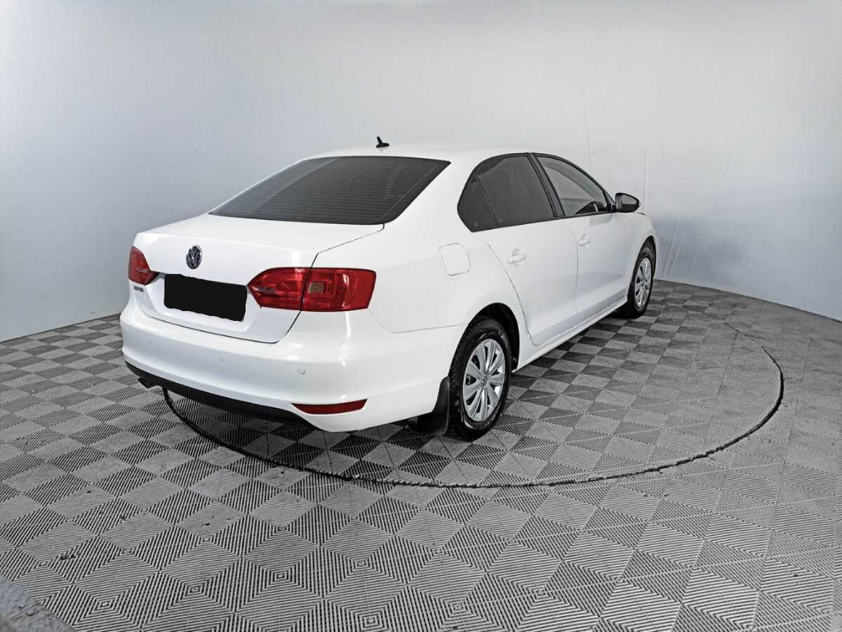 Volkswagen Jetta с пробегом — 2014 год. Фото: #4