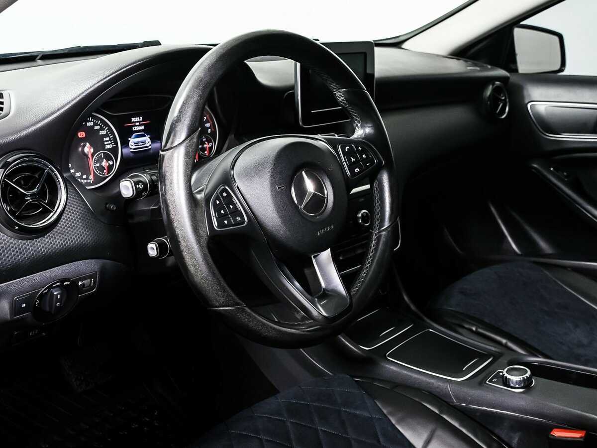 Mercedes-Benz A-Класс с пробегом — 2017 год. Фото: #11