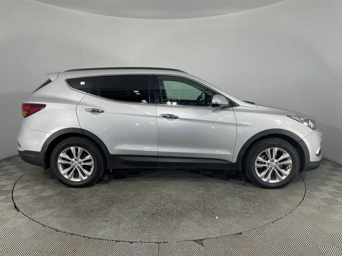 Hyundai Santa Fe с пробегом — 2017 год. Фото: #3