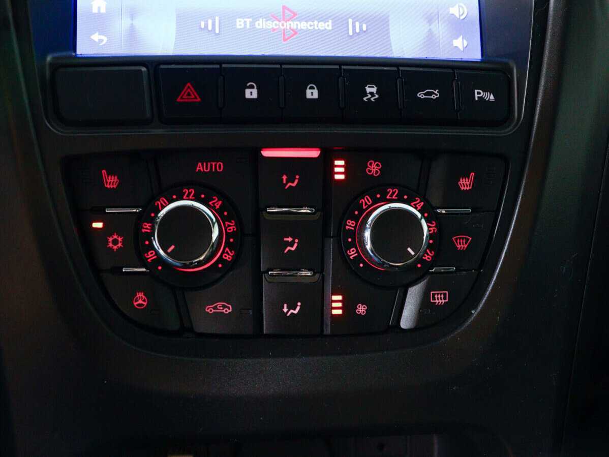 Opel Astra с пробегом — 2013 год. Фото: #12