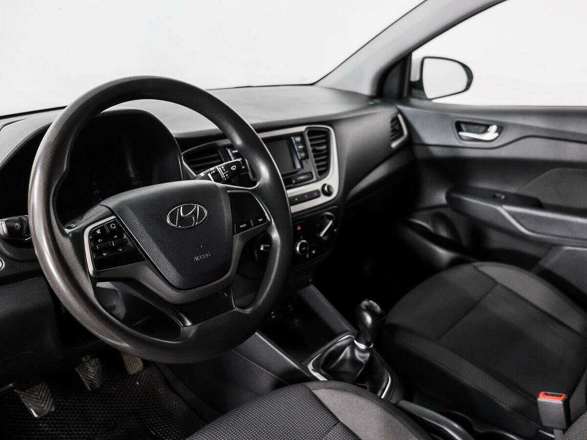 Hyundai Solaris с пробегом — 2019 год. Фото: #8