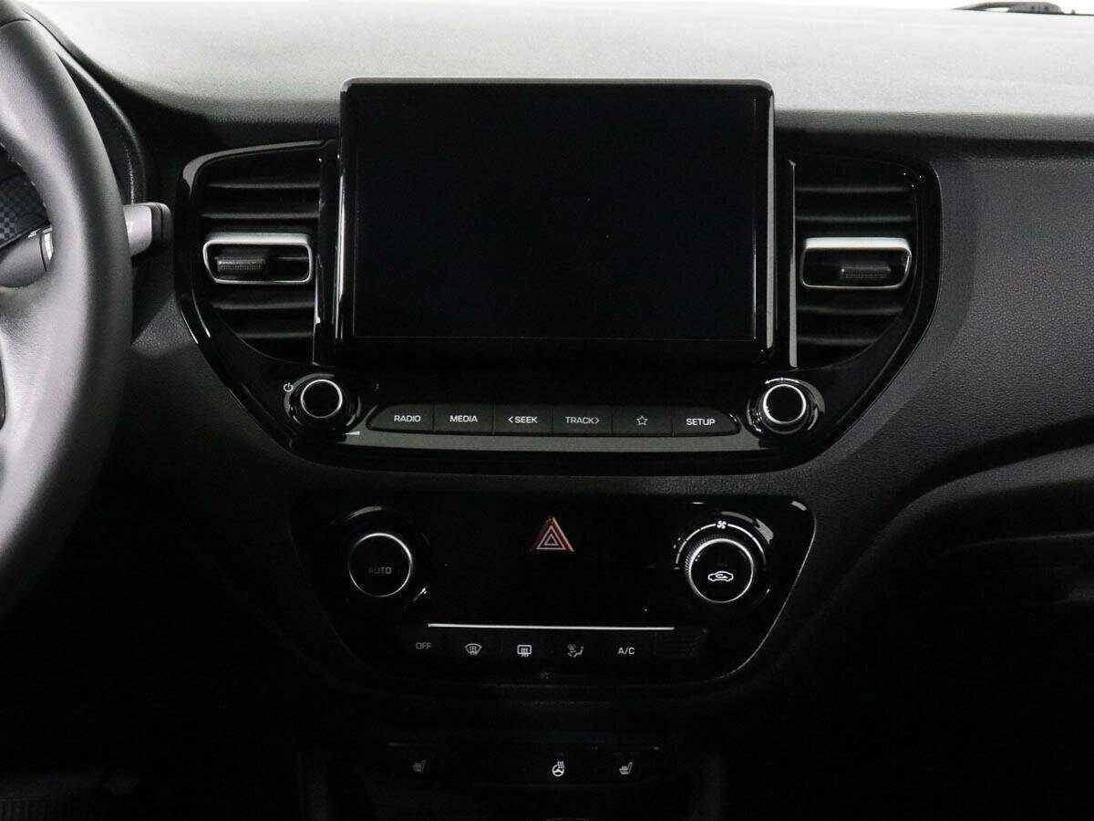 Hyundai Solaris с пробегом — 2021 год. Фото: #11