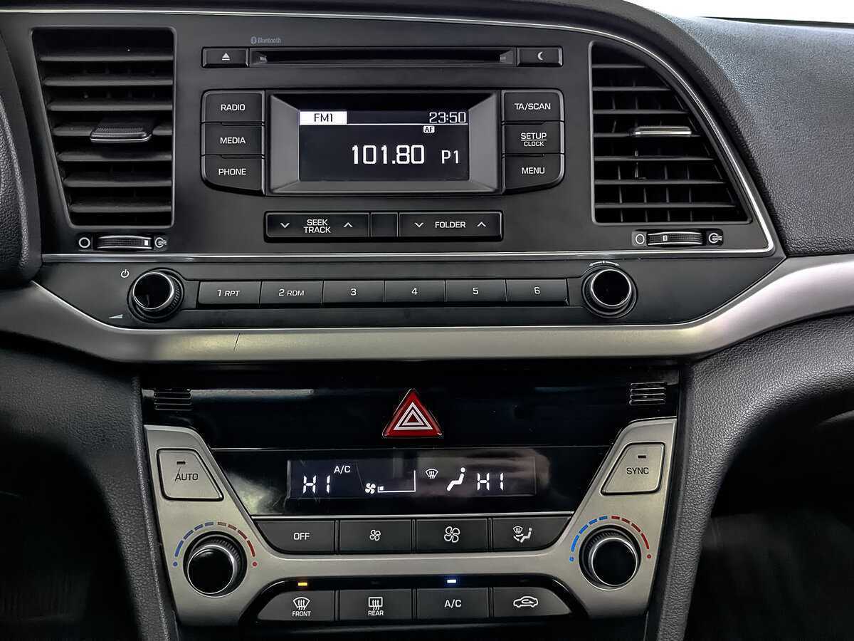 Hyundai Elantra с пробегом — 2018 год. Фото: #15