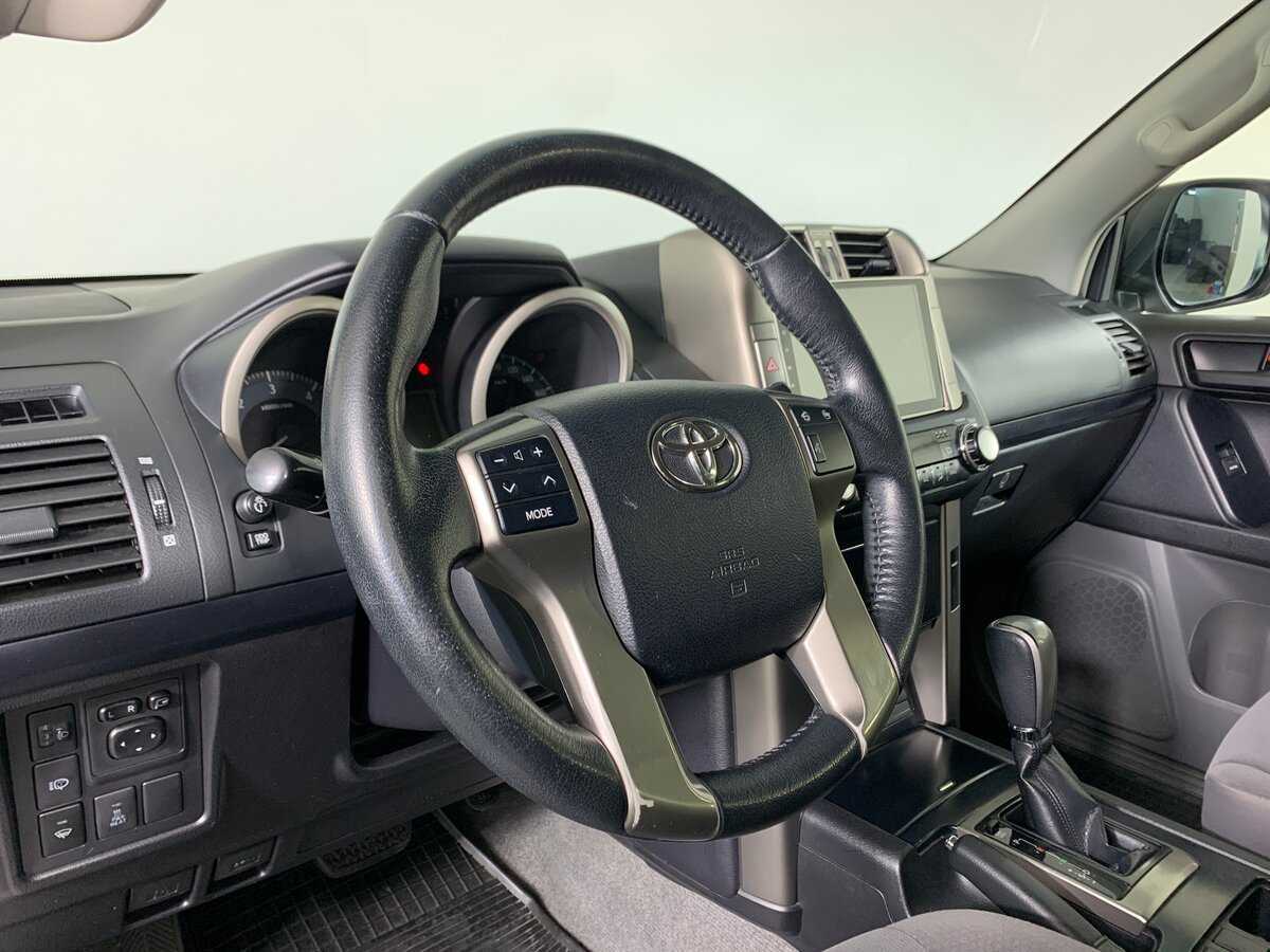 Toyota Land Cruiser Prado с пробегом — 2012 год. Фото: #8