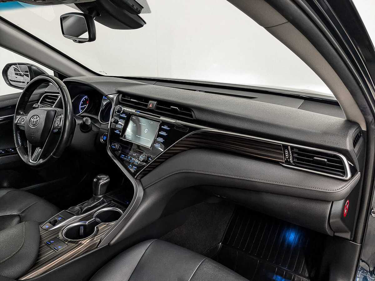 Toyota Camry с пробегом — 2018 год. Фото: #12