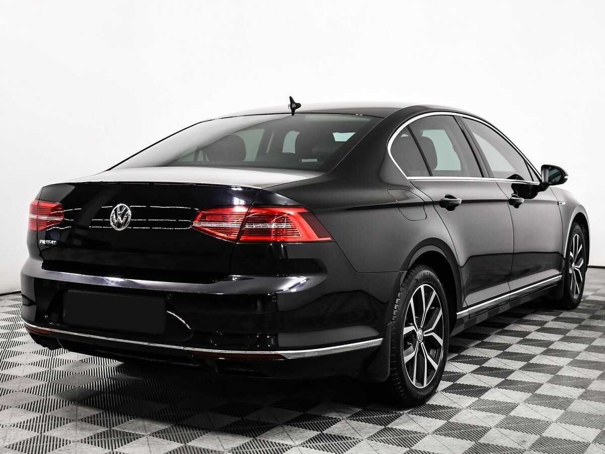 Volkswagen Passat с пробегом — 2018 год. Фото: #4