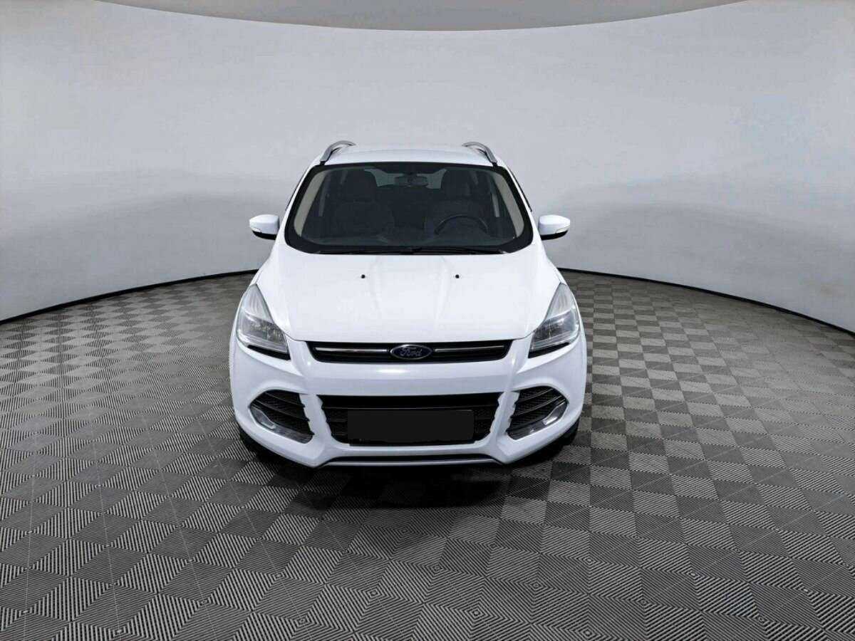Ford Kuga с пробегом — 2015 год. Фото: #1