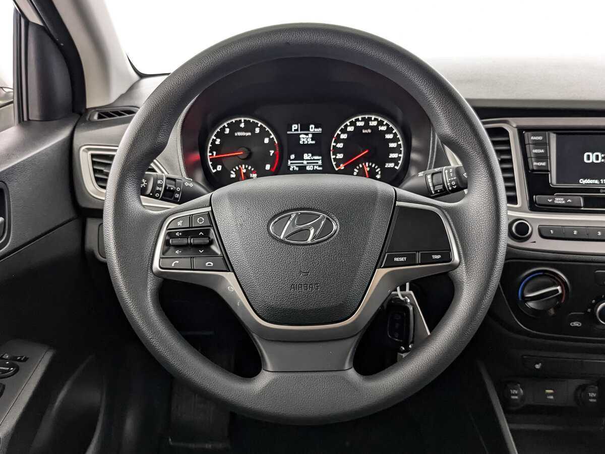 Hyundai Solaris с пробегом — 2022 год. Фото: #17
