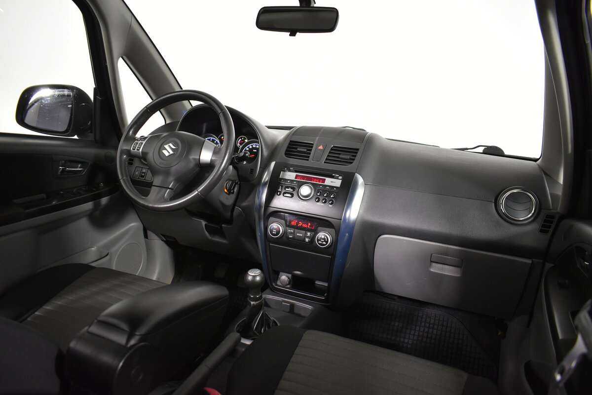 Suzuki SX4 с пробегом — 2013 год. Фото: #10