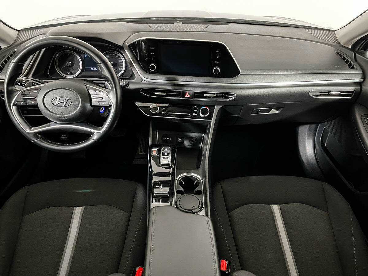 Hyundai Sonata с пробегом — 2021 год. Фото: #11