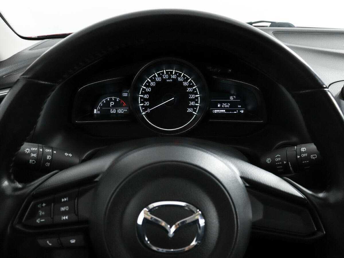Mazda 3 с пробегом — 2016 год. Фото: #17