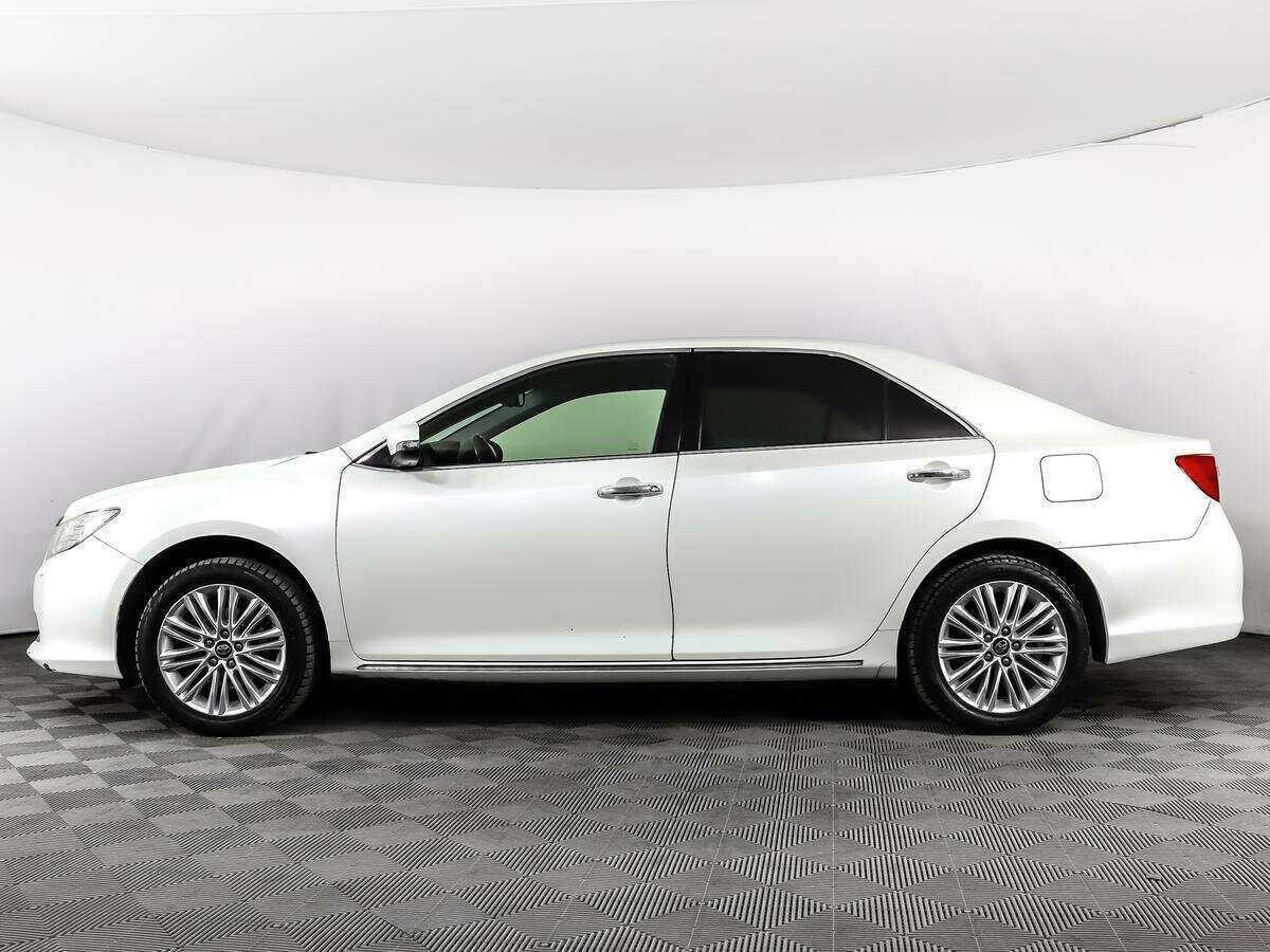 Toyota Camry с пробегом — 2012 год. Фото: #7