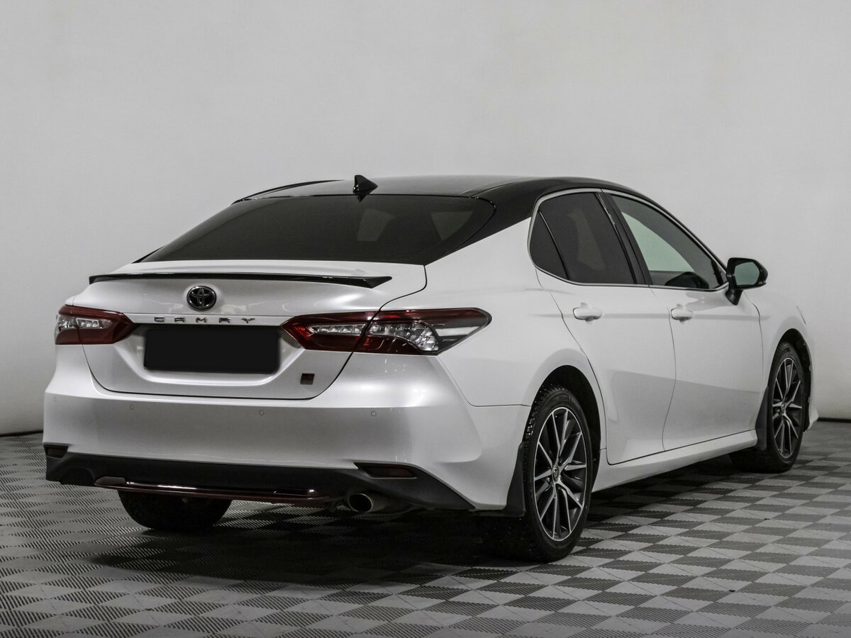 Toyota Camry с пробегом — 2021 год. Фото: #3