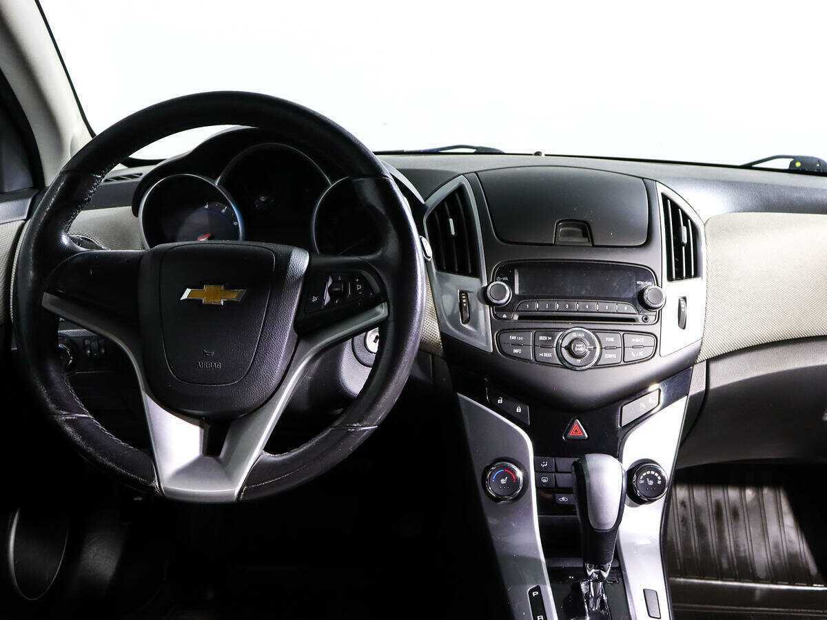 Chevrolet Cruze с пробегом — 2013 год. Фото: #11