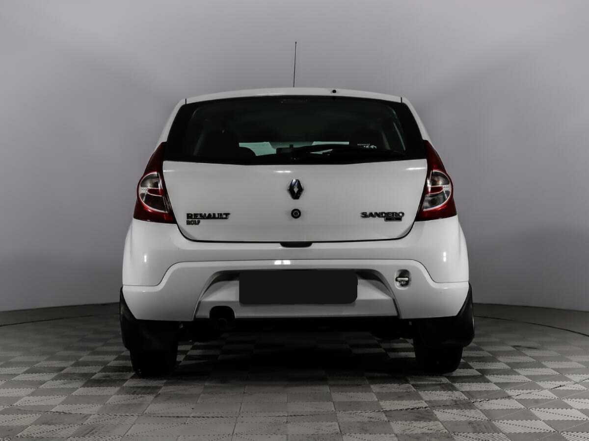 Renault Sandero с пробегом — 2014 год. Фото: #5