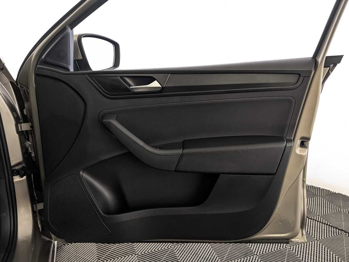 Volkswagen Polo с пробегом — 2020 год. Фото: #24