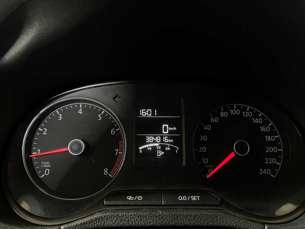 Volkswagen Polo с пробегом — 2017 год. Фото: #10