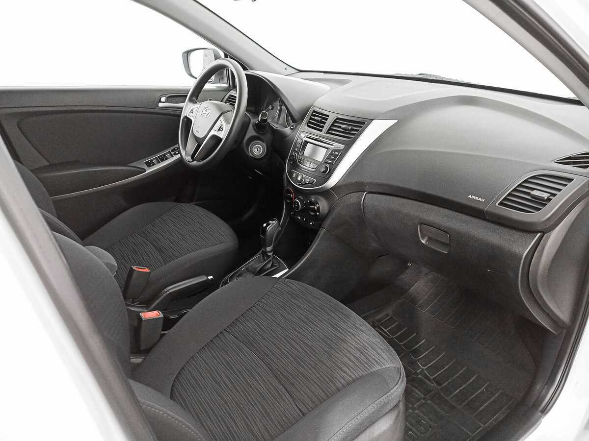 Hyundai Solaris с пробегом — 2016 год. Фото: #8