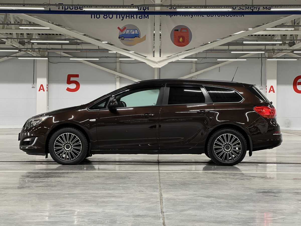 Opel Astra с пробегом — 2013 год. Фото: #7