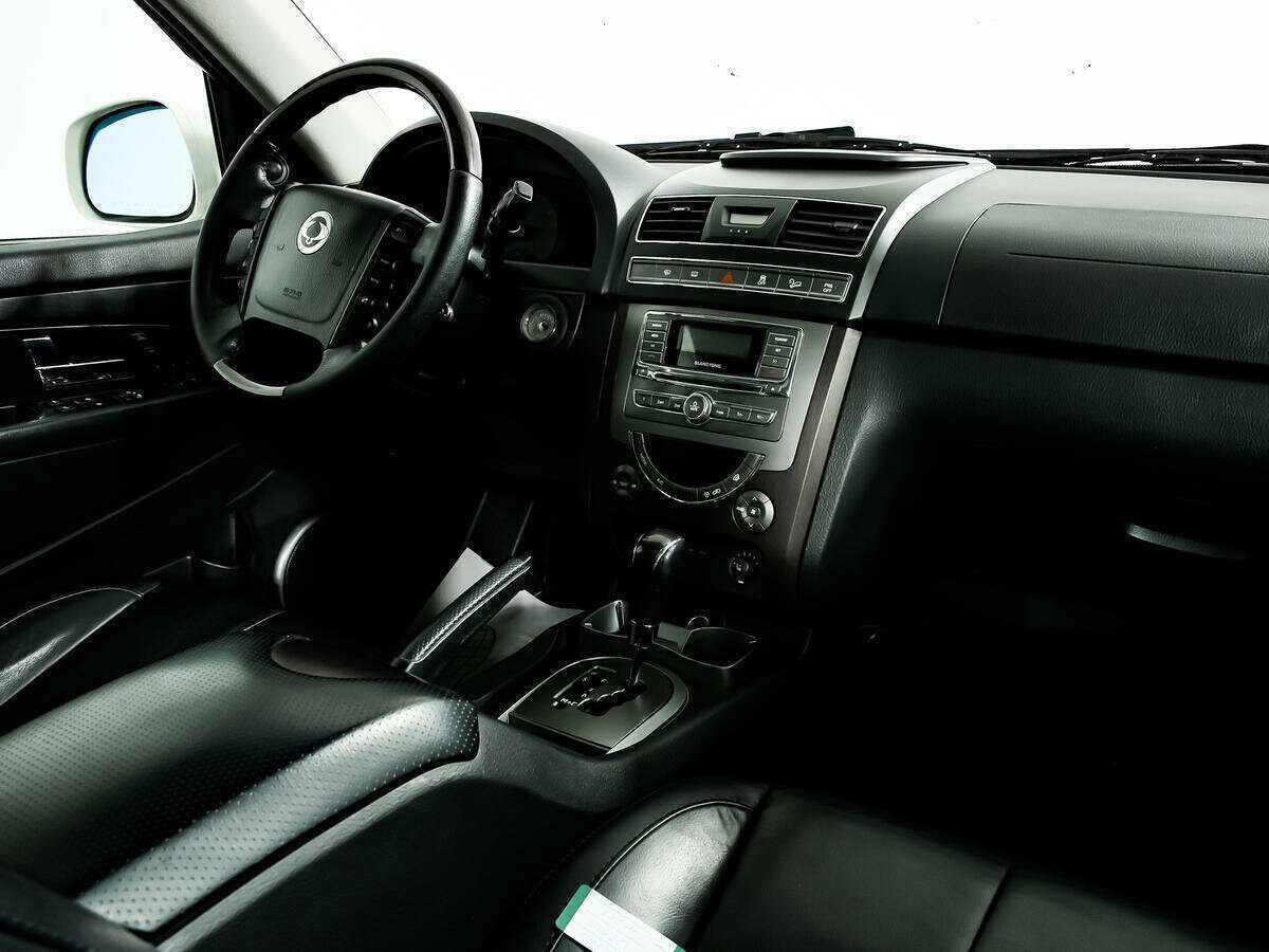 SsangYong Rexton с пробегом — 2013 год. Фото: #8