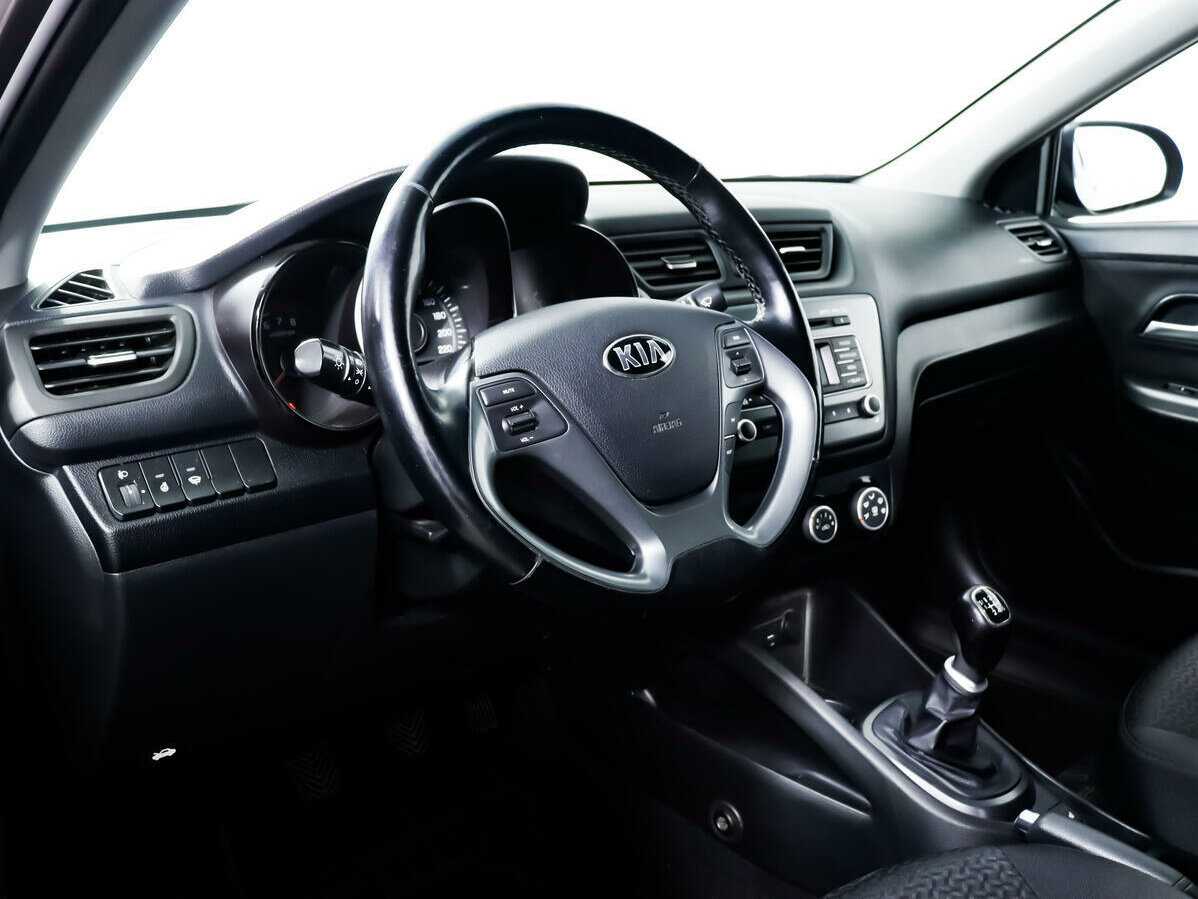 Kia Rio с пробегом — 2015 год. Фото: #10