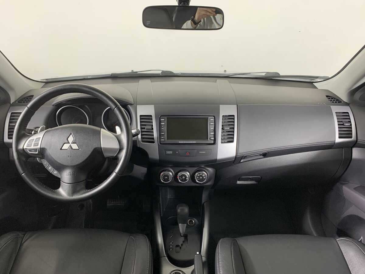 Mitsubishi Outlander с пробегом — 2012 год. Фото: #12