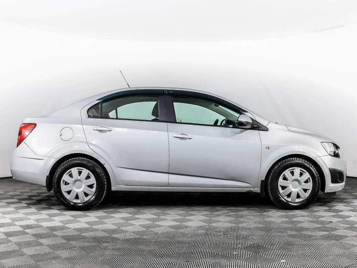 Chevrolet Aveo с пробегом — 2013 год. Фото: #3
