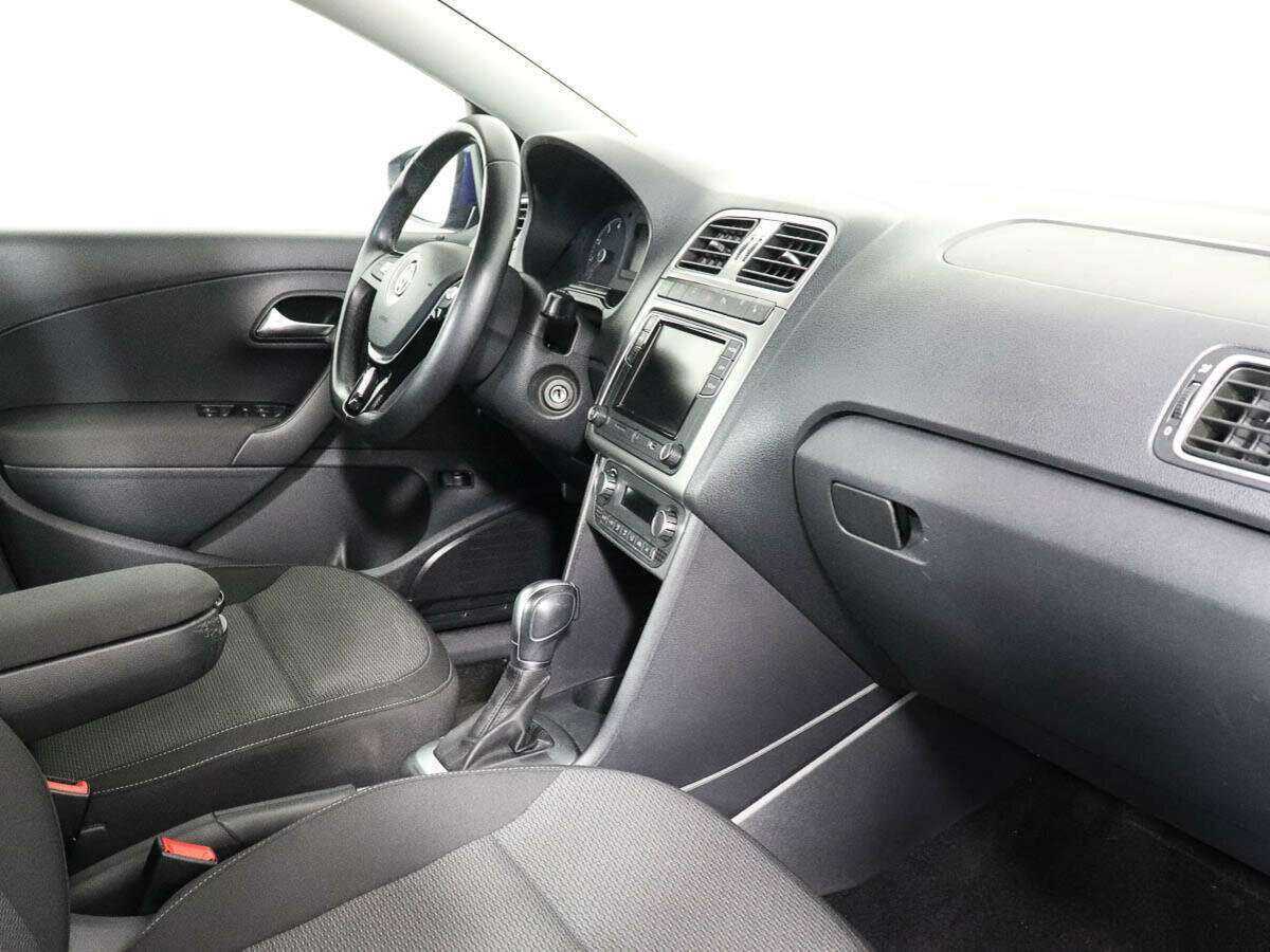 Volkswagen Polo с пробегом — 2018 год. Фото: #6