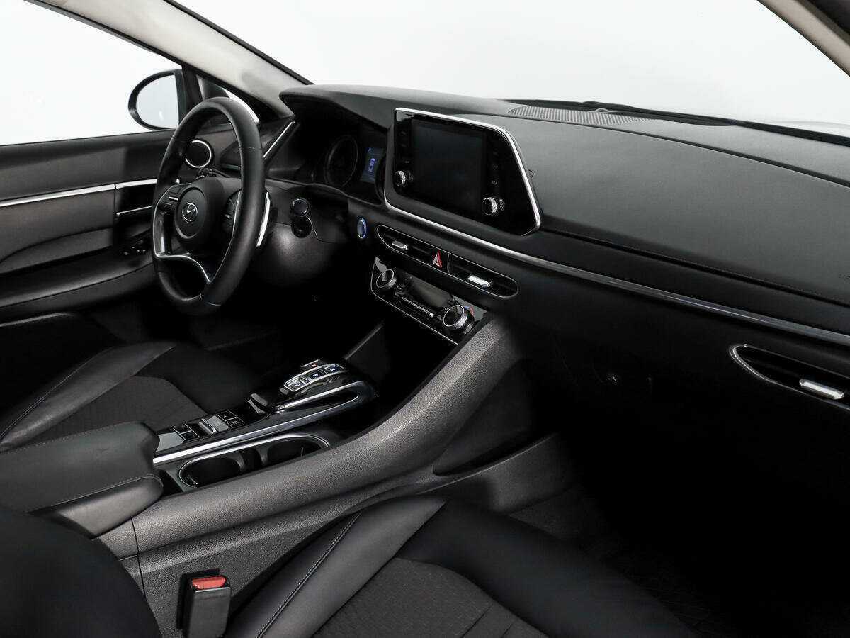 Hyundai Sonata с пробегом — 2021 год. Фото: #9