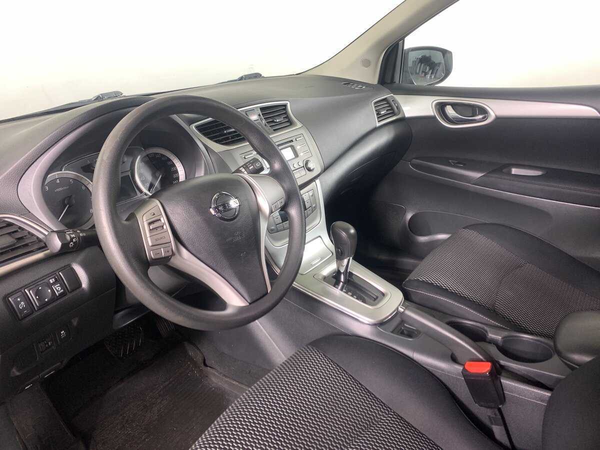 Nissan Tiida с пробегом — 2015 год. Фото: #11