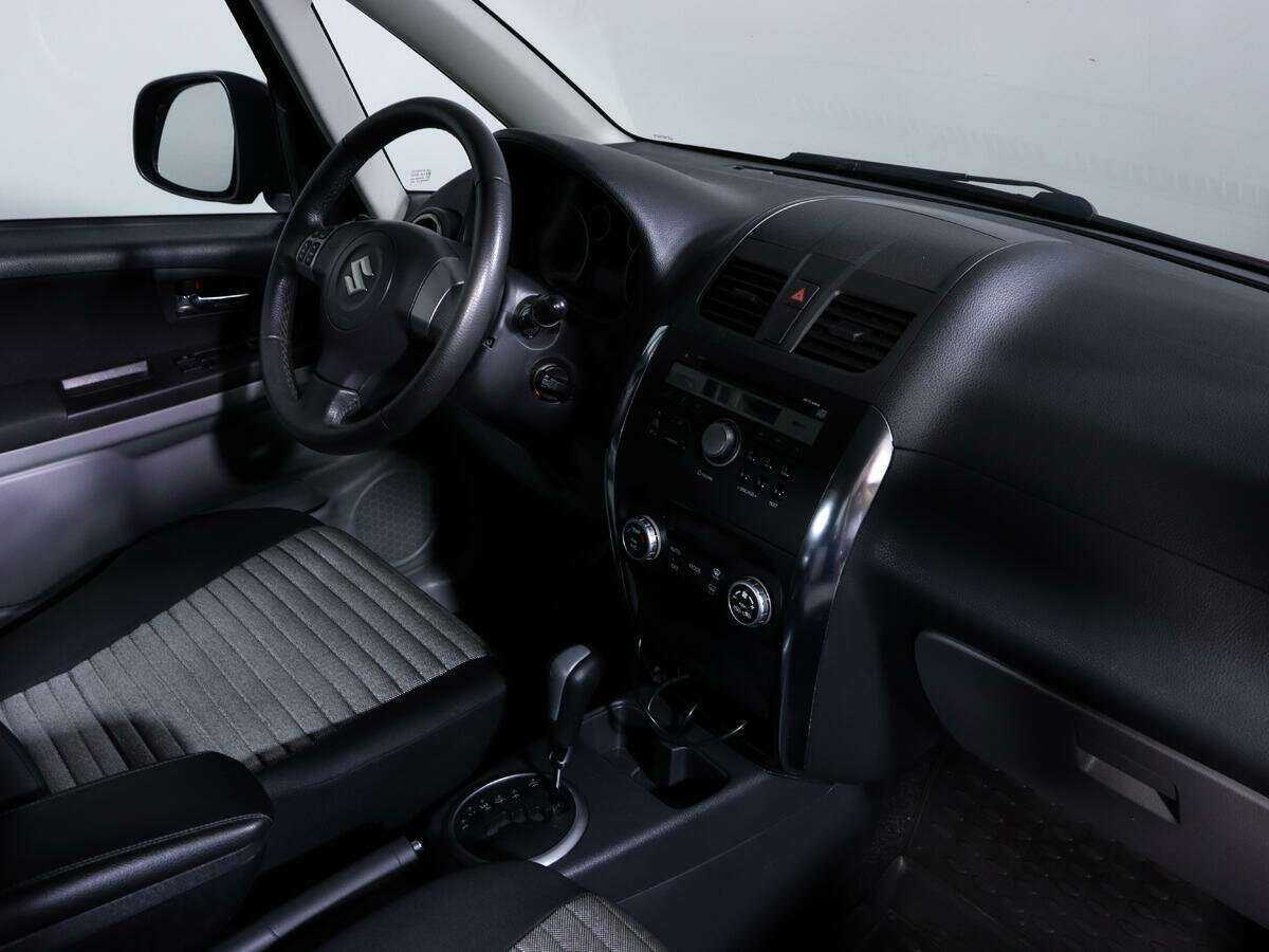 Suzuki SX4 с пробегом — 2013 год. Фото: #6