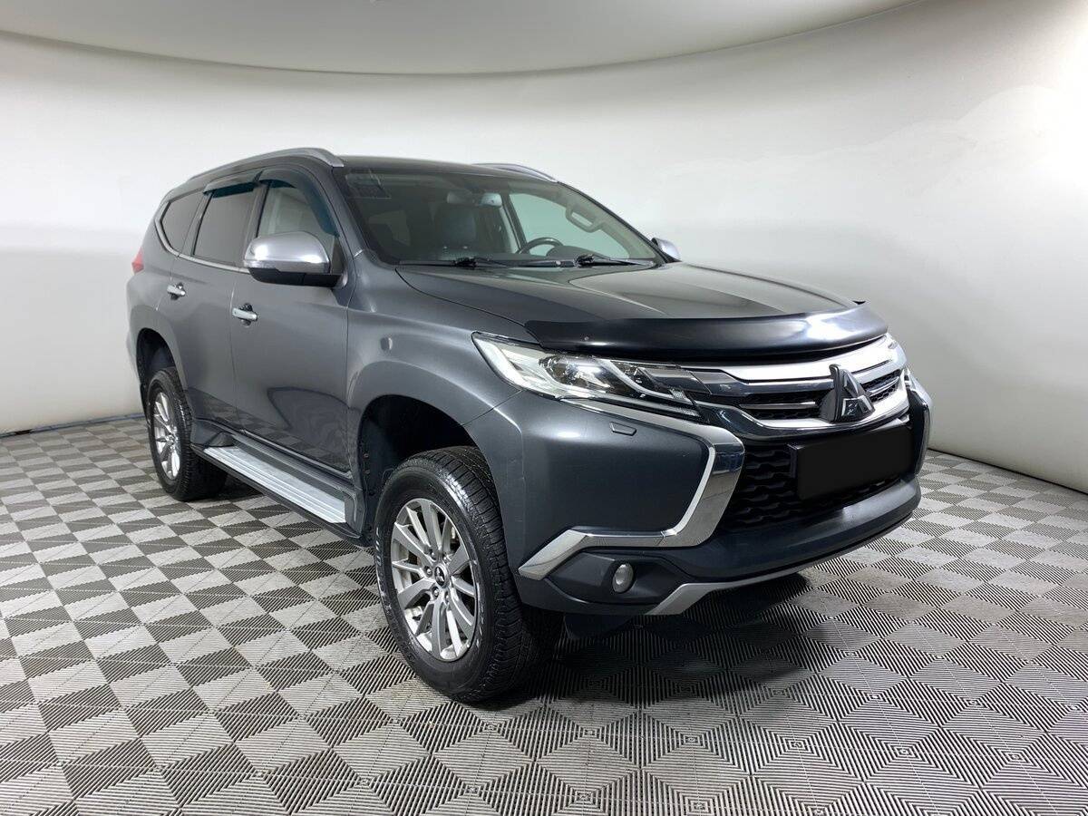 Mitsubishi Pajero Sport с пробегом — 2018 год. Фото: #2