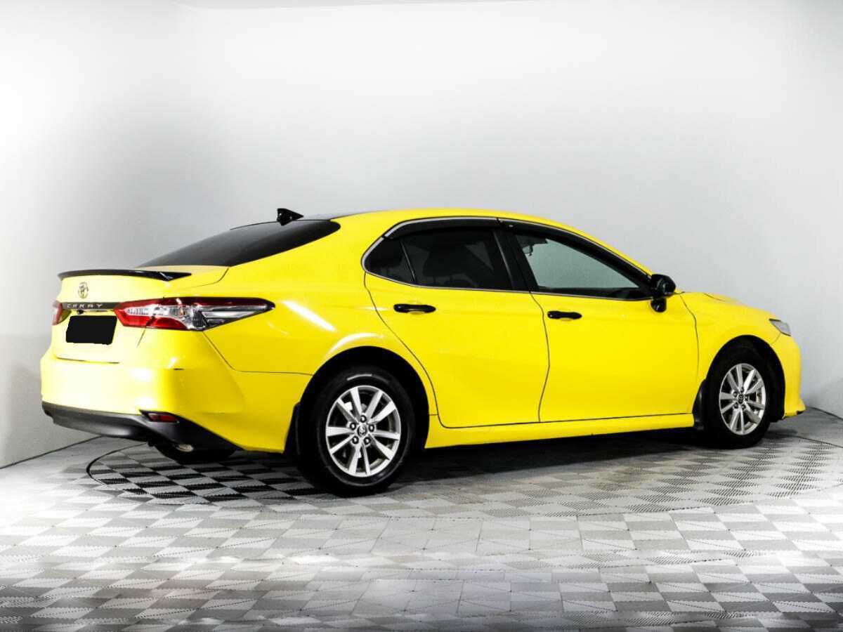 Toyota Camry с пробегом — 2021 год. Фото: #4