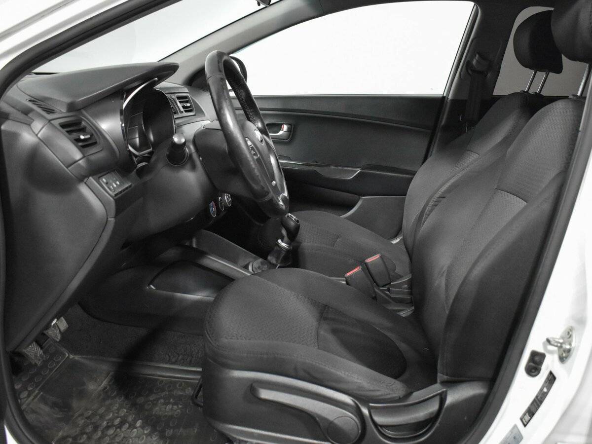 Kia Rio с пробегом — 2016 год. Фото: #9