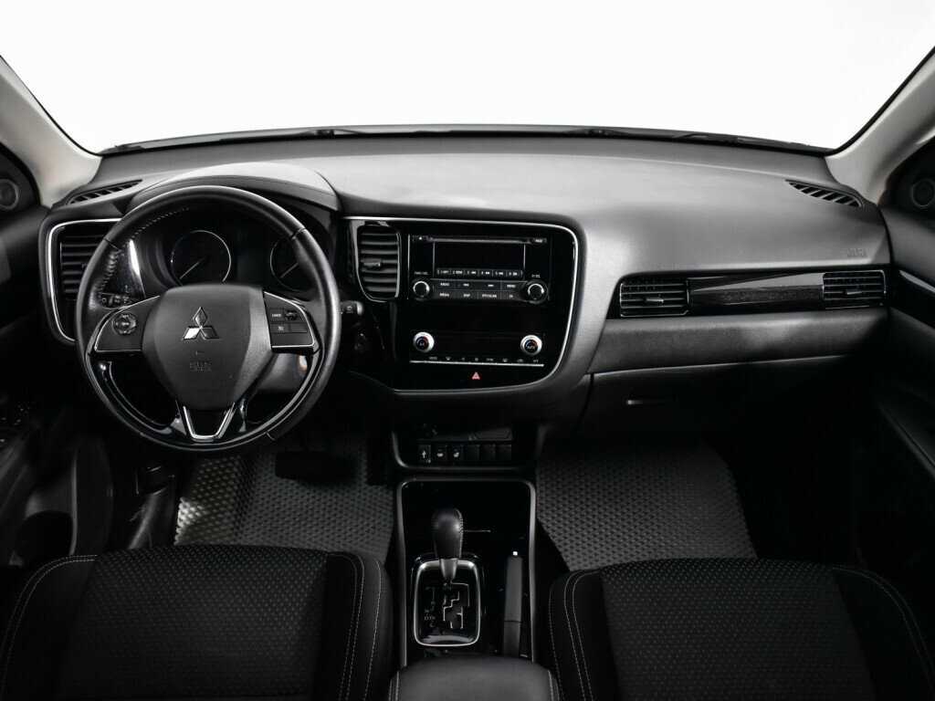 Mitsubishi Outlander с пробегом — 2020 год. Фото: #11