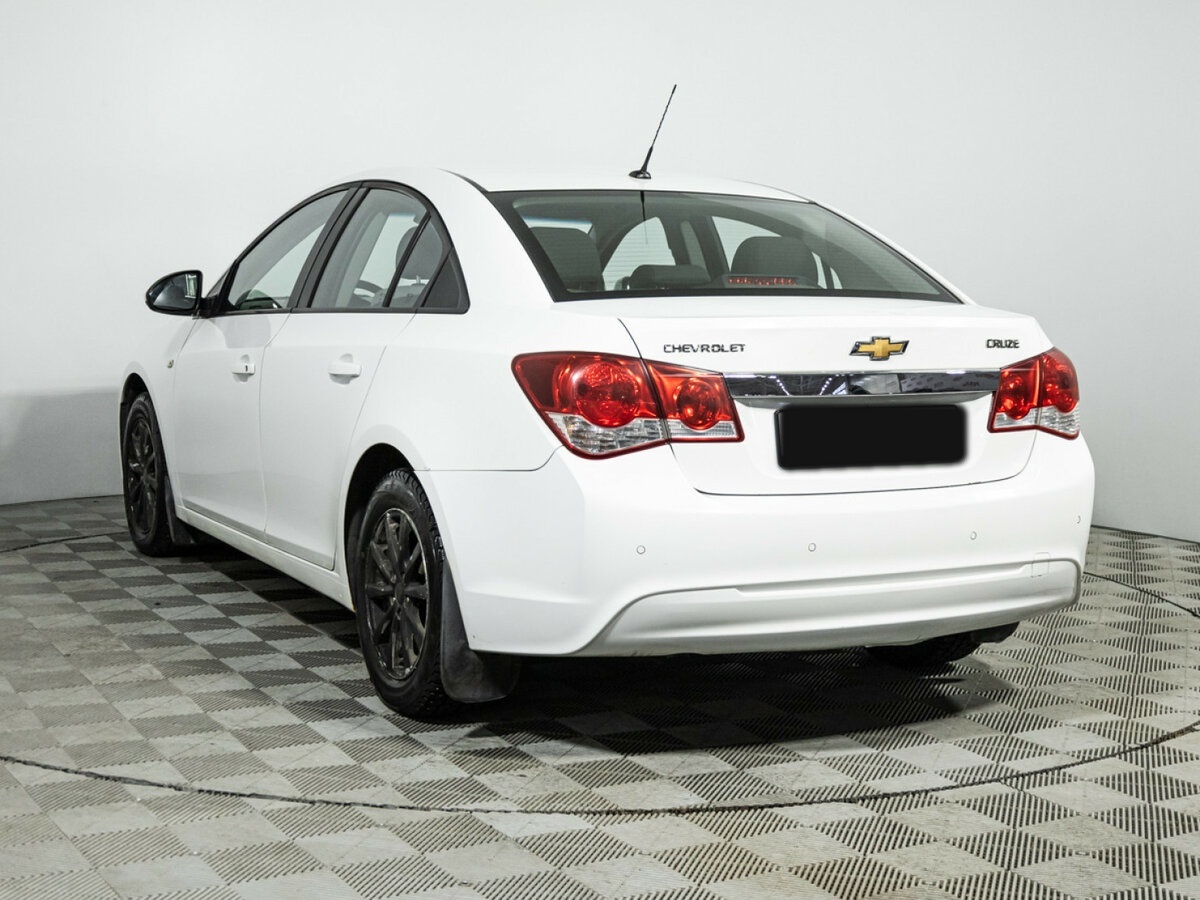 Chevrolet Cruze с пробегом — 2013 год. Фото: #6